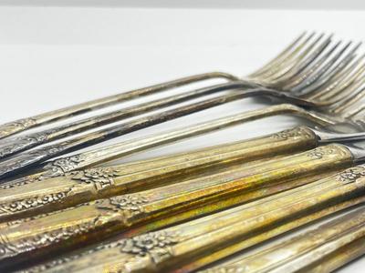 PRICE LOT 58: Vintage Silver Flatware - Forks and Spoons Total 393.93 Grams
