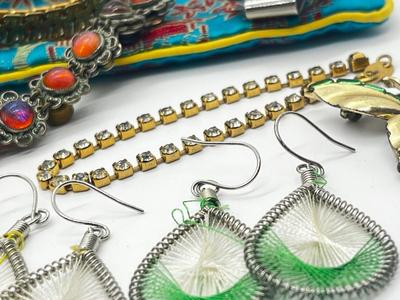 LOT 59: Assorted Treasures: Czech Art Glass "Dragon's Breath" Bracelet, Handpainted Wooden Box, 1904 Penny and Much More!