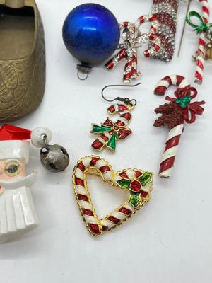 LOT 82: Eclectic Mix of Unique Items and Pretty Floral Box: Mini Vintage Alarm Clock, Holiday Pins and More!