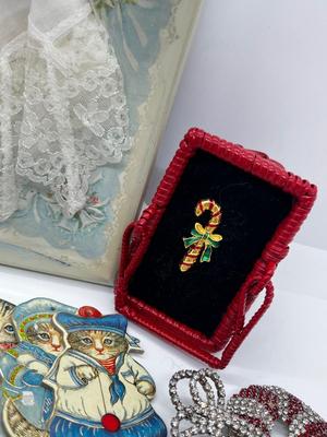 LOT 82: Eclectic Mix of Unique Items and Pretty Floral Box: Mini Vintage Alarm Clock, Holiday Pins and More!
