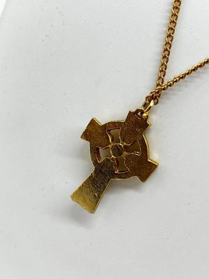 LOT 88: Pretty Celtic Cross on 18" Chain