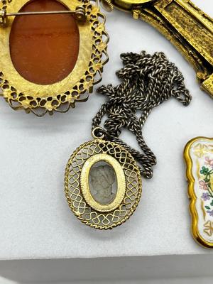 LOT 89: Brooch/Pin Collection and More!