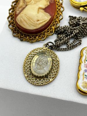 LOT 89: Brooch/Pin Collection and More!