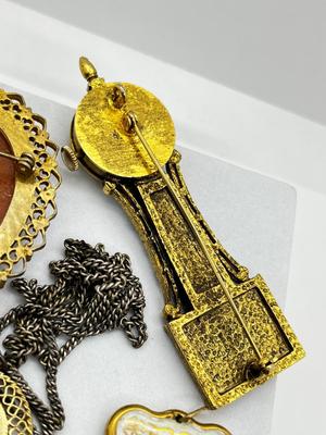 LOT 89: Brooch/Pin Collection and More!