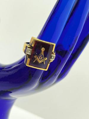 LOT 91: 10K Yellow Gold Masonic Ring - Size 8 -6.19 GTW