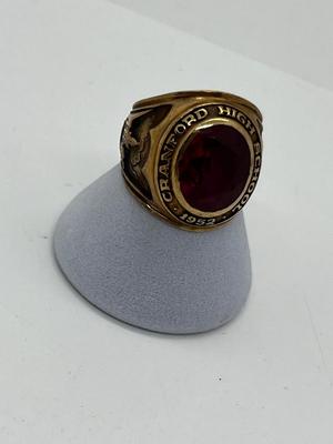 LOT 92: 1952 Balfour 10K Yellow Gold and Ruby Class Ring - Size 5 - 8.64 GTW