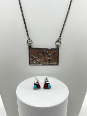 LOT 100: 925 Pendant Necklace and Silver Inlay Pierced Earrings - 11.2 GTW