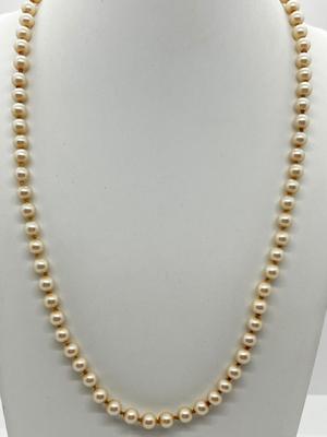 LOT 128: Cultured Set of Pearls With Silver Clasp - 16"