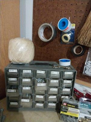 HARDWARE ORGANIZER AND HARDWARE