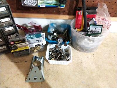HARDWARE ORGANIZER AND HARDWARE