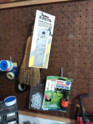 HARDWARE ORGANIZER AND HARDWARE