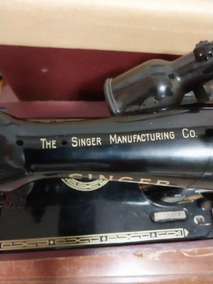 SINGER CARRY SEWING MACHINE WITH CARRIER
