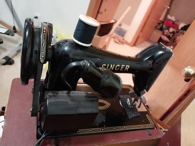 SINGER CARRY SEWING MACHINE WITH CARRIER
