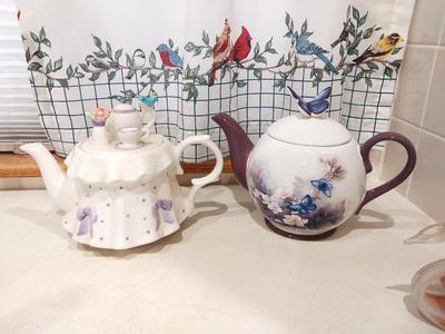 +TWO COLLECTIBLE TEAPOTS