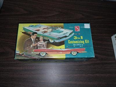 VINTAGE 1962 PONTIAC BONNEVILLE AND HIGHWAY PIONEERS