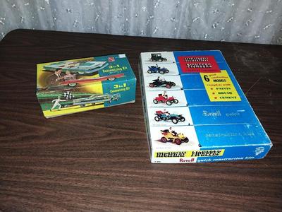 VINTAGE 1962 PONTIAC BONNEVILLE AND HIGHWAY PIONEERS