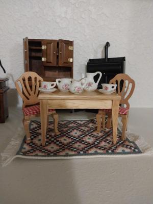CRAFTING FURNITURE AND ACCESORRIES