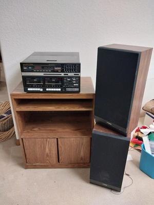 FISHER STEREO WITH TURNTABLE AND SPEAKERS