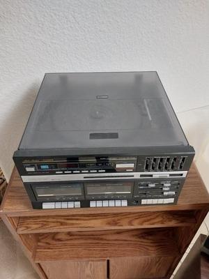 FISHER STEREO WITH TURNTABLE AND SPEAKERS