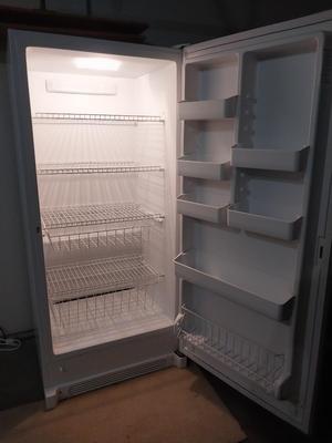 FRIGIDAIRE UPRIGHT FREEZER
