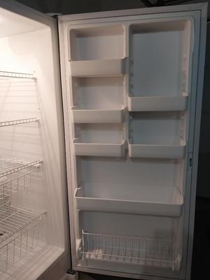 FRIGIDAIRE UPRIGHT FREEZER