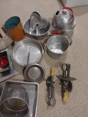 KIDS VINTAGE POTS-PANS-COOKING UTENSILS