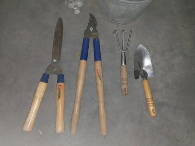 GALVANIZED BUCKET AND GARDENING TOOLS