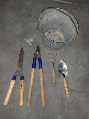 GALVANIZED BUCKET AND GARDENING TOOLS