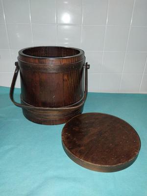 VINTAGE OIL LAMP AND WOODEN HANDELED BOX WITH LID