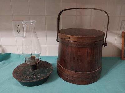 VINTAGE OIL LAMP AND WOODEN HANDELED BOX WITH LID