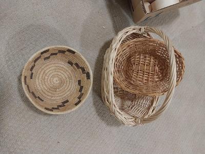 CRAFTING BASKETS AND CANTAINERS
