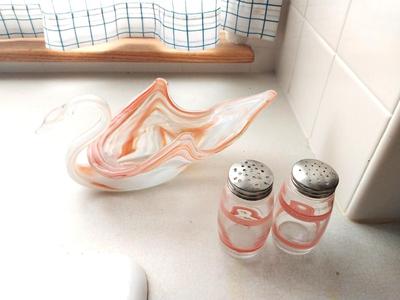 STAINGLASS SWANE-VINTAGE SALT & PEPPER SHAKERS-HAND PAINTED JAR & BOTTLE-VINTAGE TABLECLOTH
