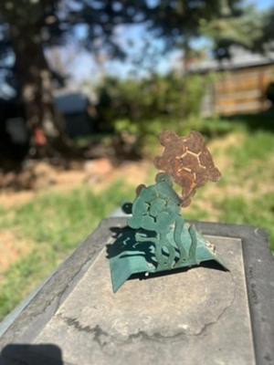 Metal Hose Hook w/ Turtles #1