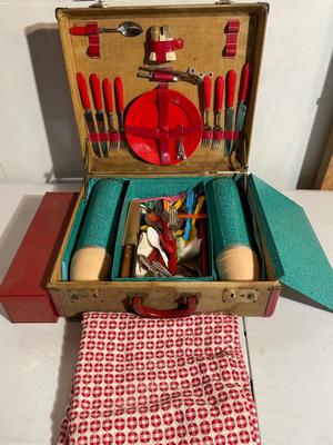 vintage picnic suitcase set