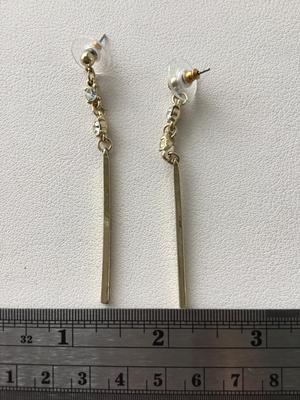 Beautiful unmarked gold tone dangle earrings