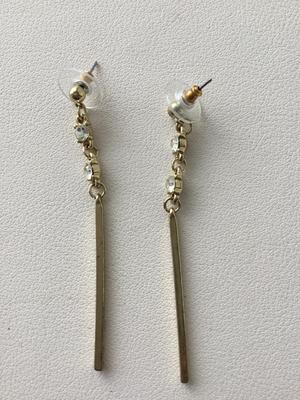 Beautiful unmarked gold tone dangle earrings