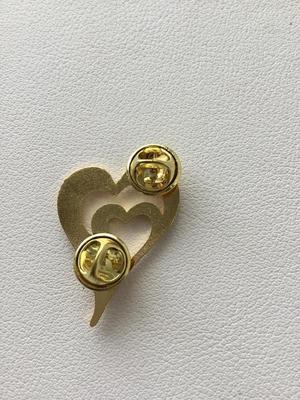 Gold tone vintage heart push pin