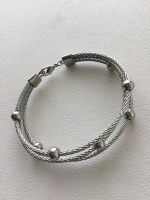 Beautiful silver tone fashion bracelet