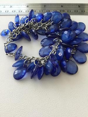 Blue beaded fashion bracelet