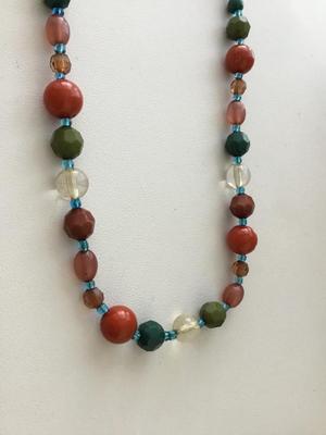 Colorful fashion bib necklace