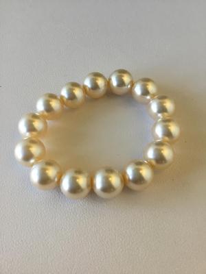 Faux pearl stretchy fashion bracelet