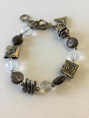 Vintage beautiful beaded charm bracelet