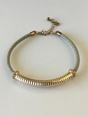 Beautiful gold tone soft material fashionable bracelet