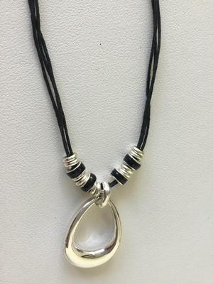 Beautiful fashion necklace
