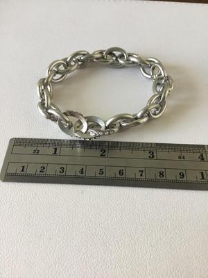 Beautiful silver tone chain link fashion bracelet