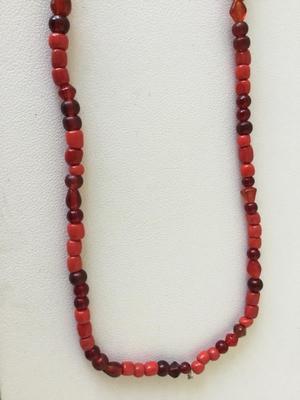 Red fashion beaded necklace