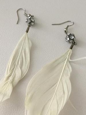 White feather fashion earrings
