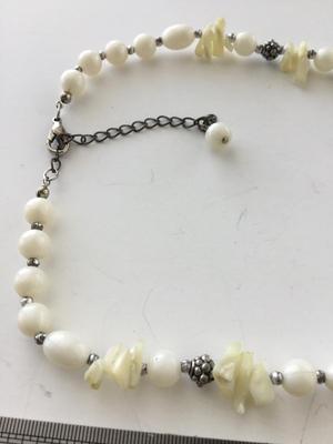 Beautiful white fashion collar necklace