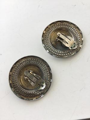 Vintage round clip on earrings