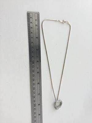 Unmarked heart rhinestone chain like necklace